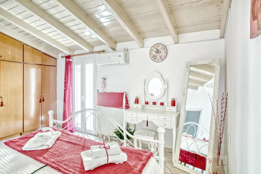 Evita's Ikia Seaside Luxury House Holiday home *