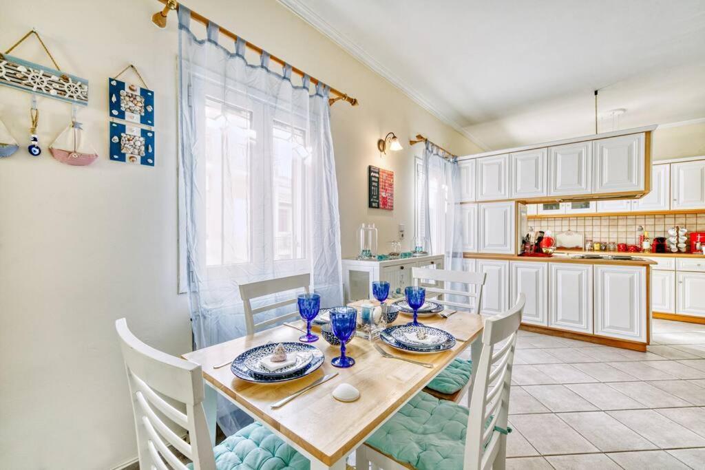 Evita's Ikia Seaside Luxury House Holiday home Mesongi