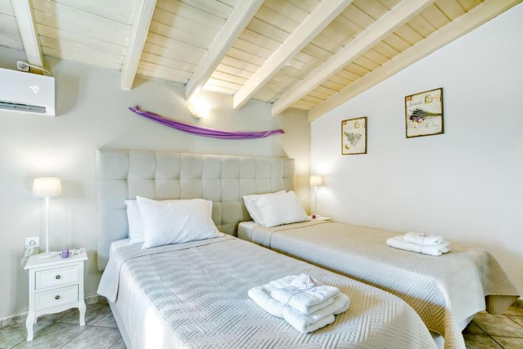 Evita's Ikia Seaside Luxury House Holiday home *