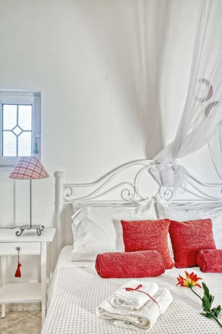 Evita's Ikia Seaside Luxury House Holiday home *