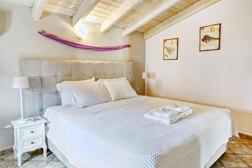 Holiday home Evita's Ikia Seaside Luxury House