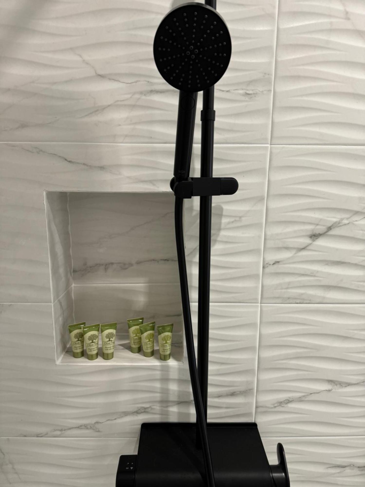 4 Apartment *
