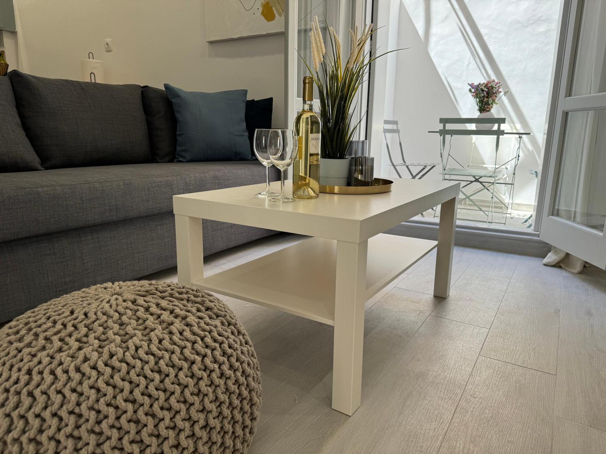 Apartment 4 *