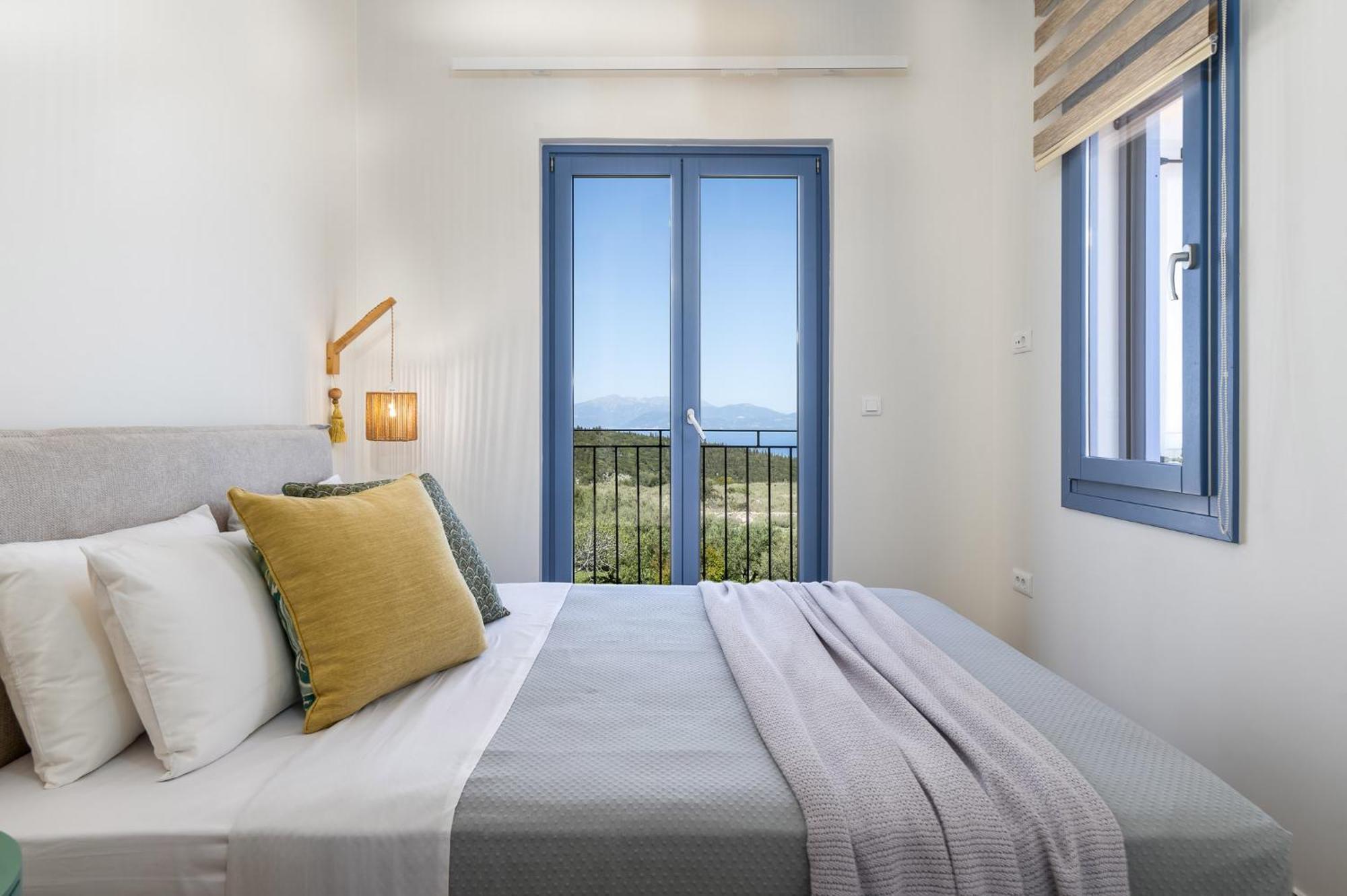 Ariste With Stunning Views Near Fiscardo Villa *