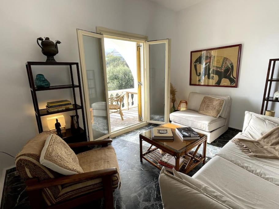 Kastri Seaside Splendour! Apartment