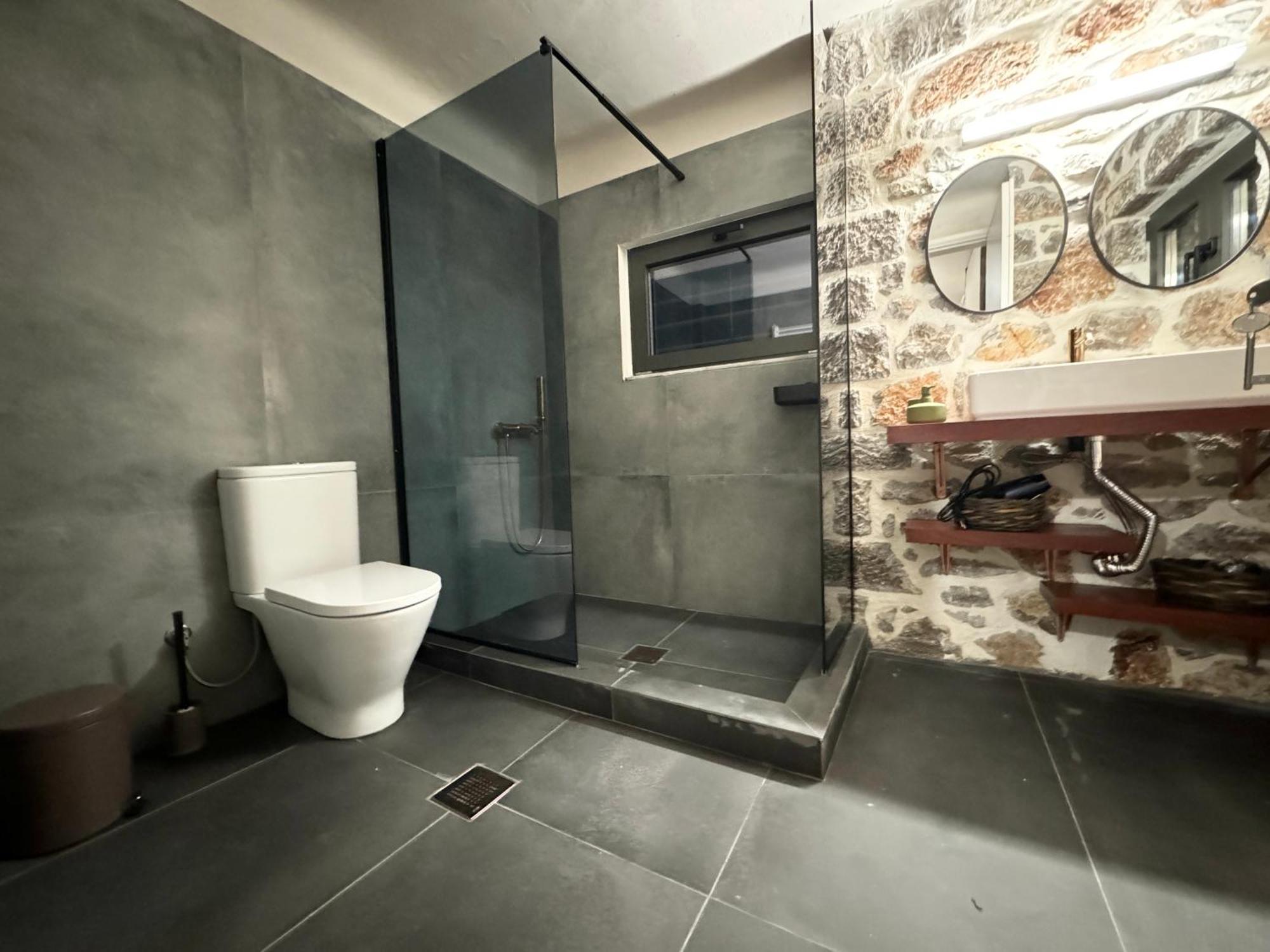 Amfikleias Earth Apartment *