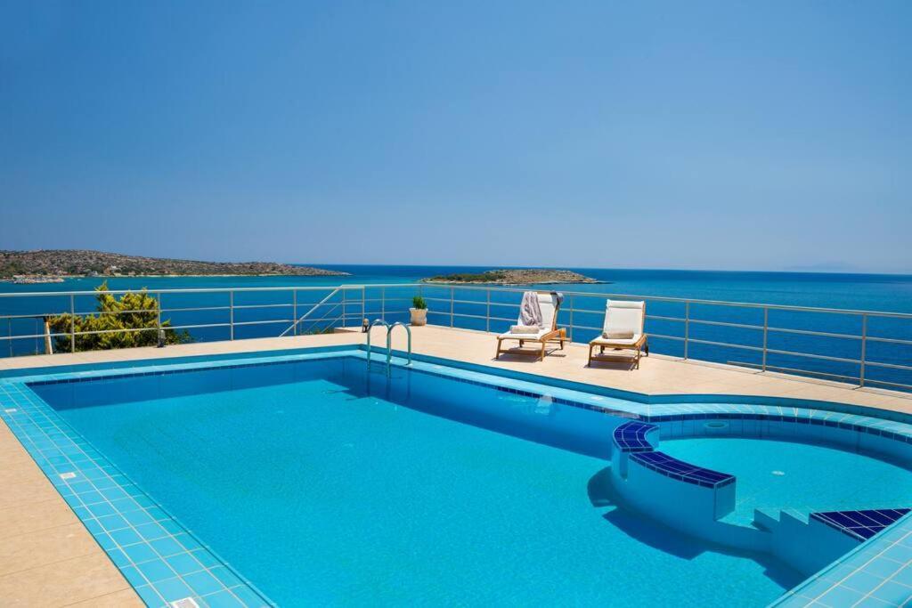 Seawave I, By Hellocrete Chania (Crete)
