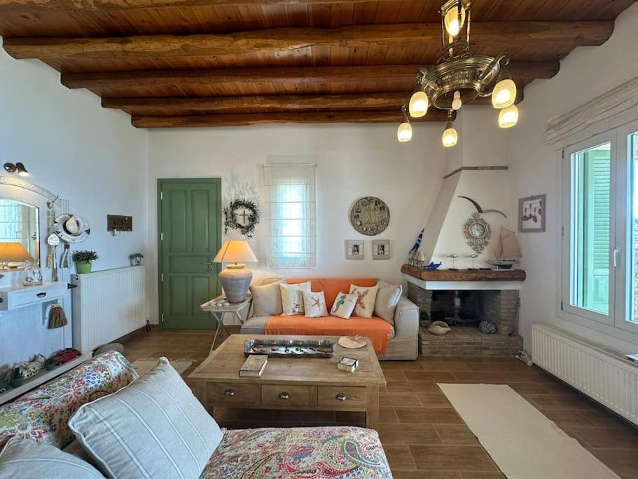 Beachfront House Holiday home Kipri (Andros)