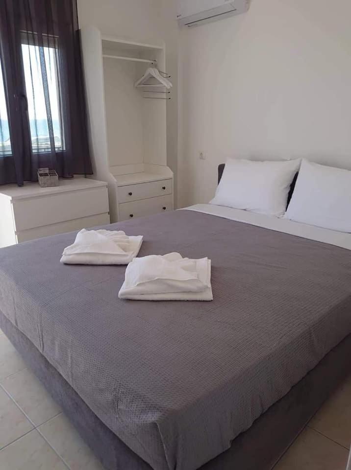 Akrotiri Guest house