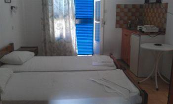 Oasis Piso Livadi