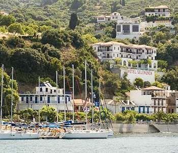 Selenunda Aparthotel Loutraki (Skopelos)