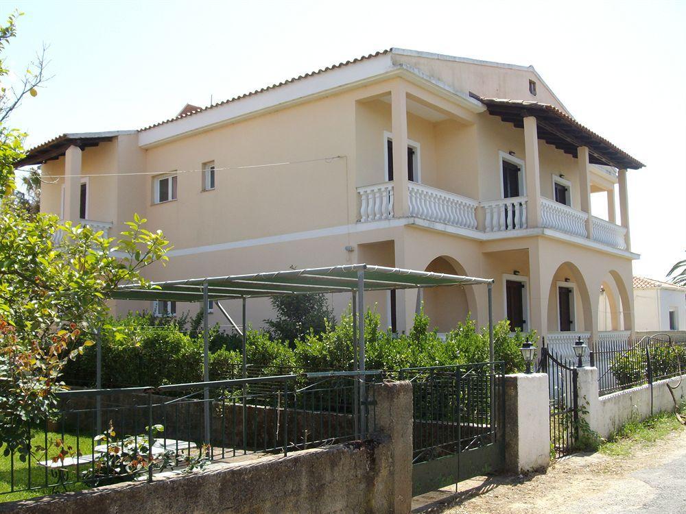 Silver Nests Apartment *