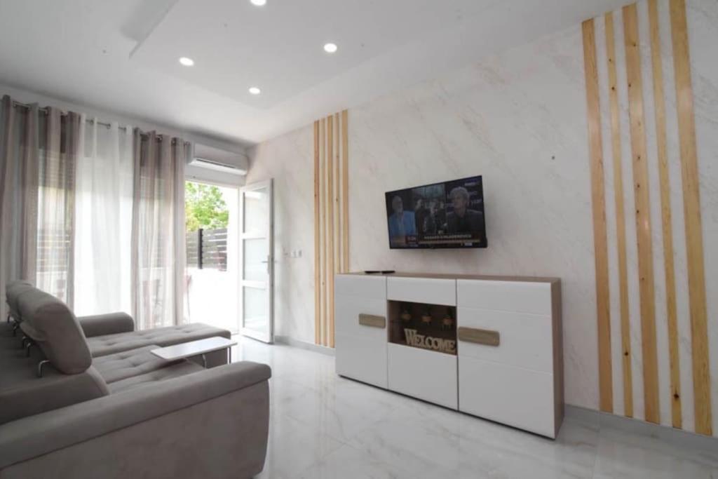 Apartment Sunny Dreams Nea Kallikrateia