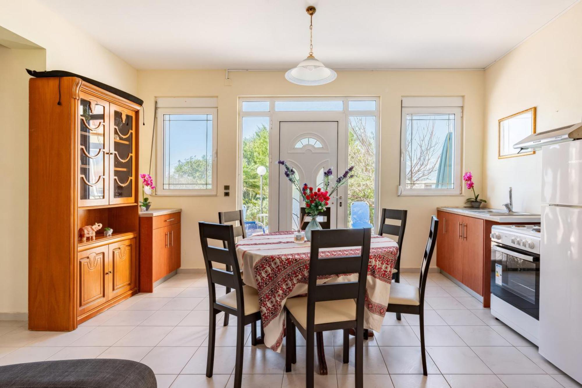 Wonderful In Chania With Private Pool, Panoramic Sea Views & Spacious Interiors * Agios Onoufrios