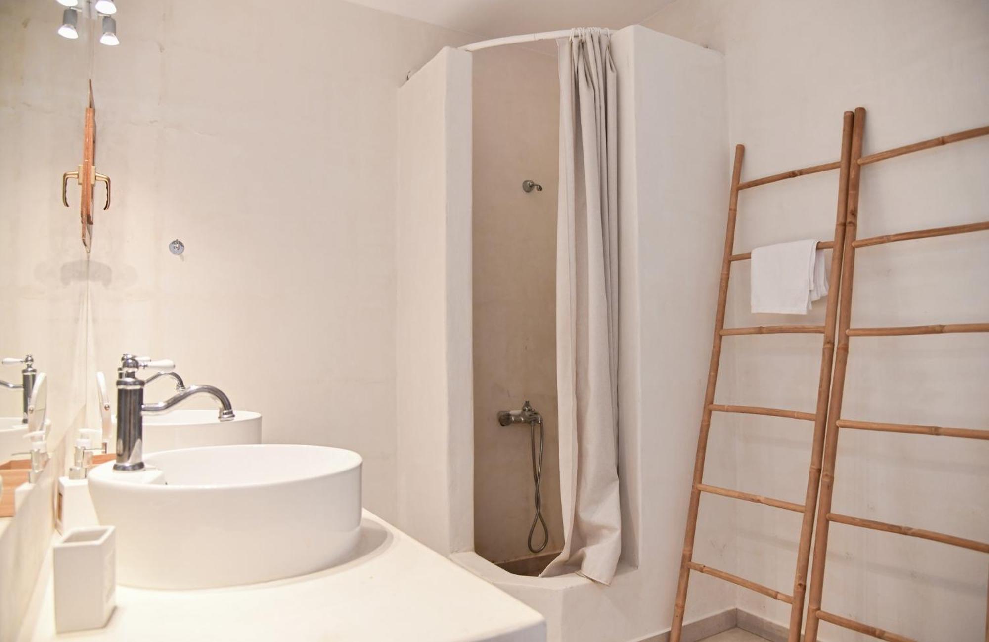 Holiday home Stone With A Sea Water Swimming Pool And A Sea And Sunset View Melissaki