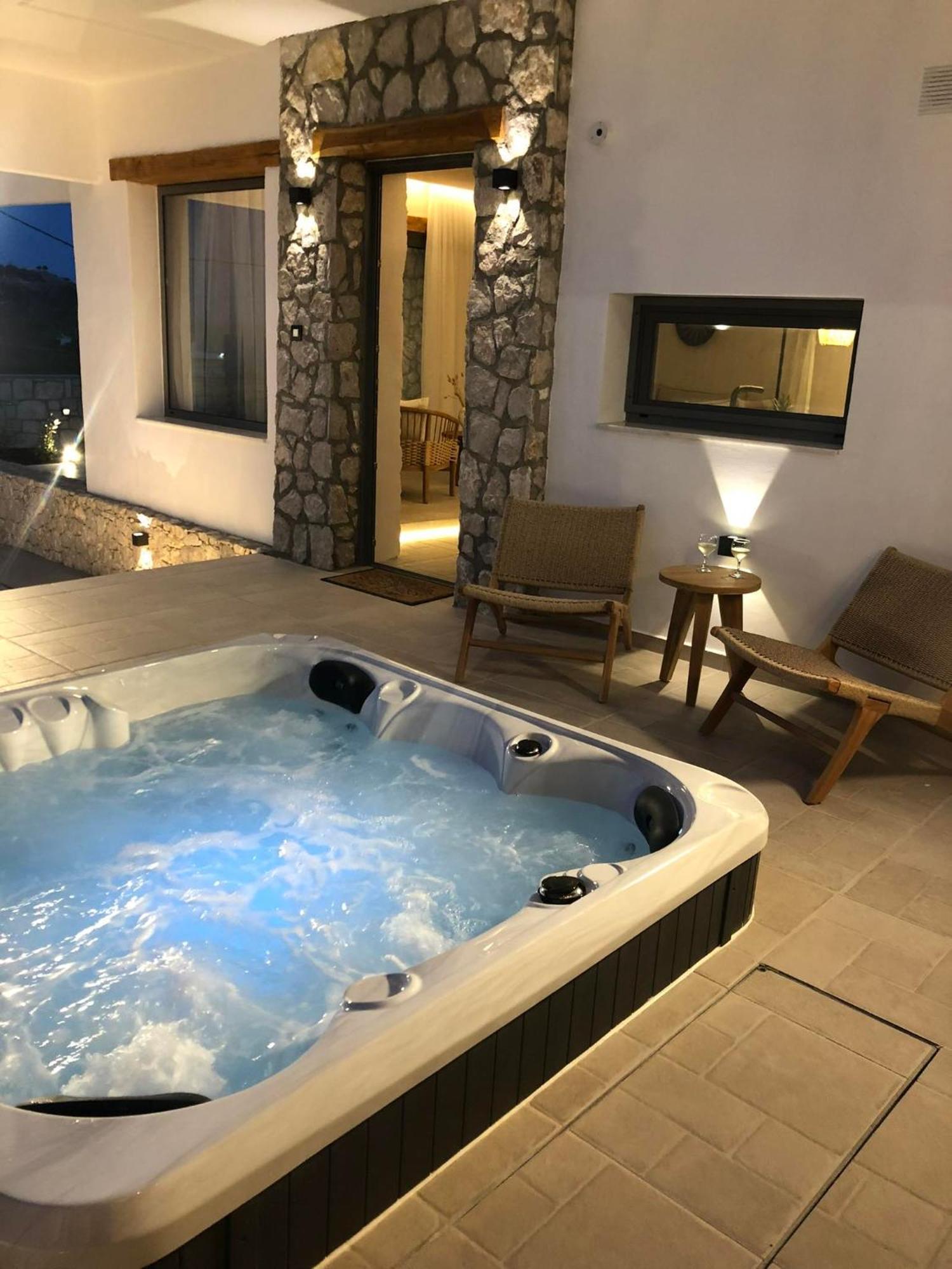 Lithos Luxury