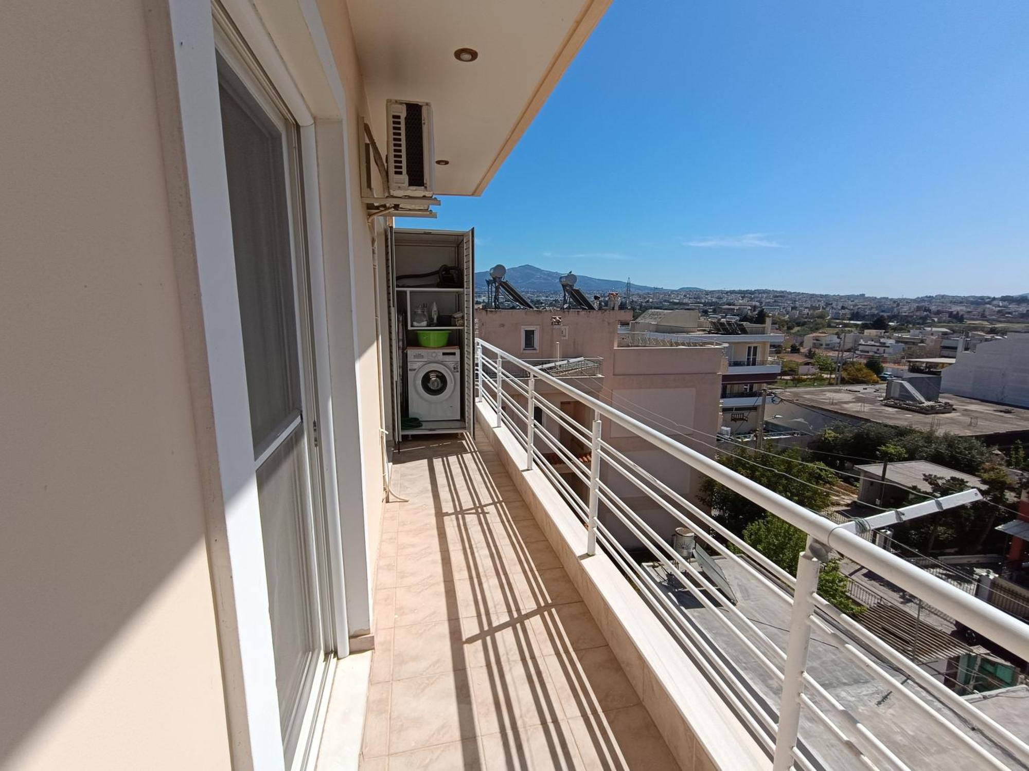 New Elegant Roof Apartment