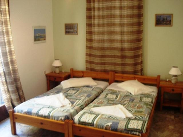Lagoudera Guest house 2*