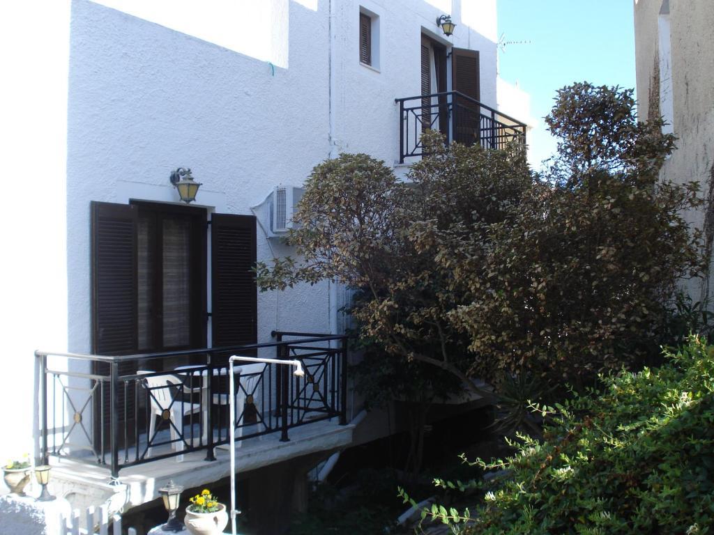 Lagoudera Guest house