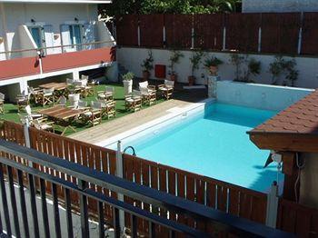 Aparthotel Niriis *