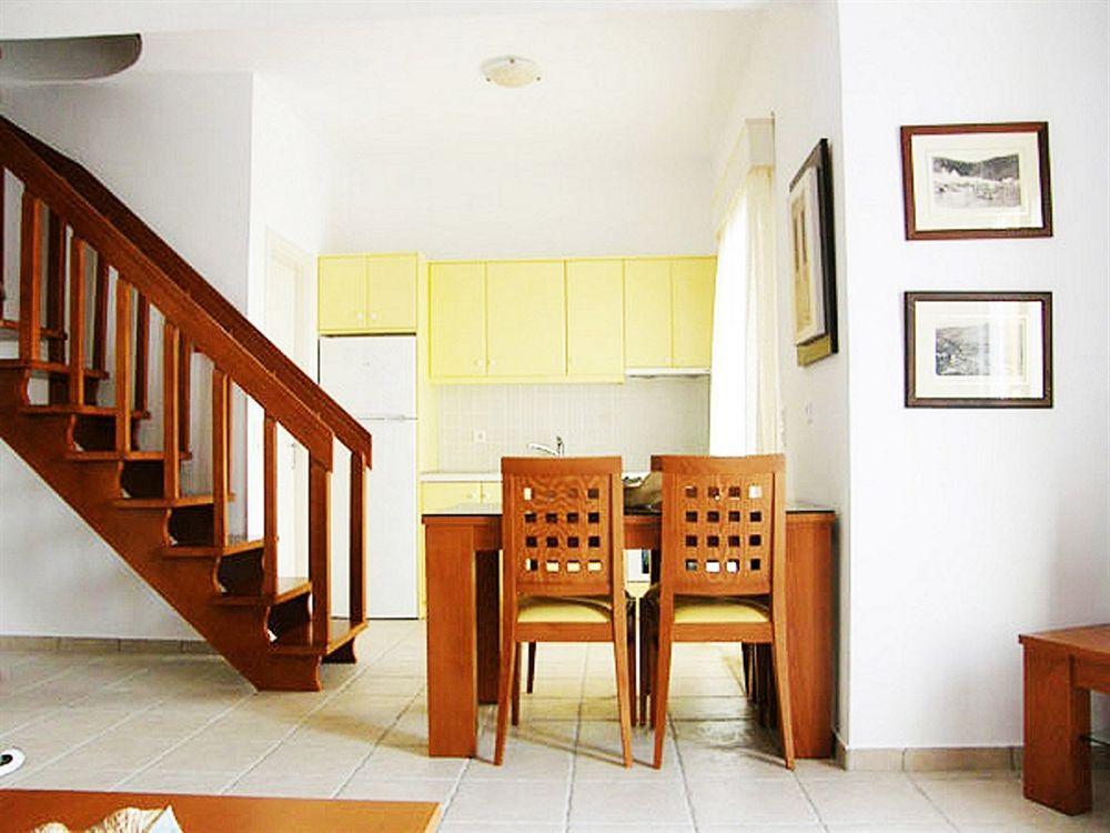 Aparthotel Mouras 4*