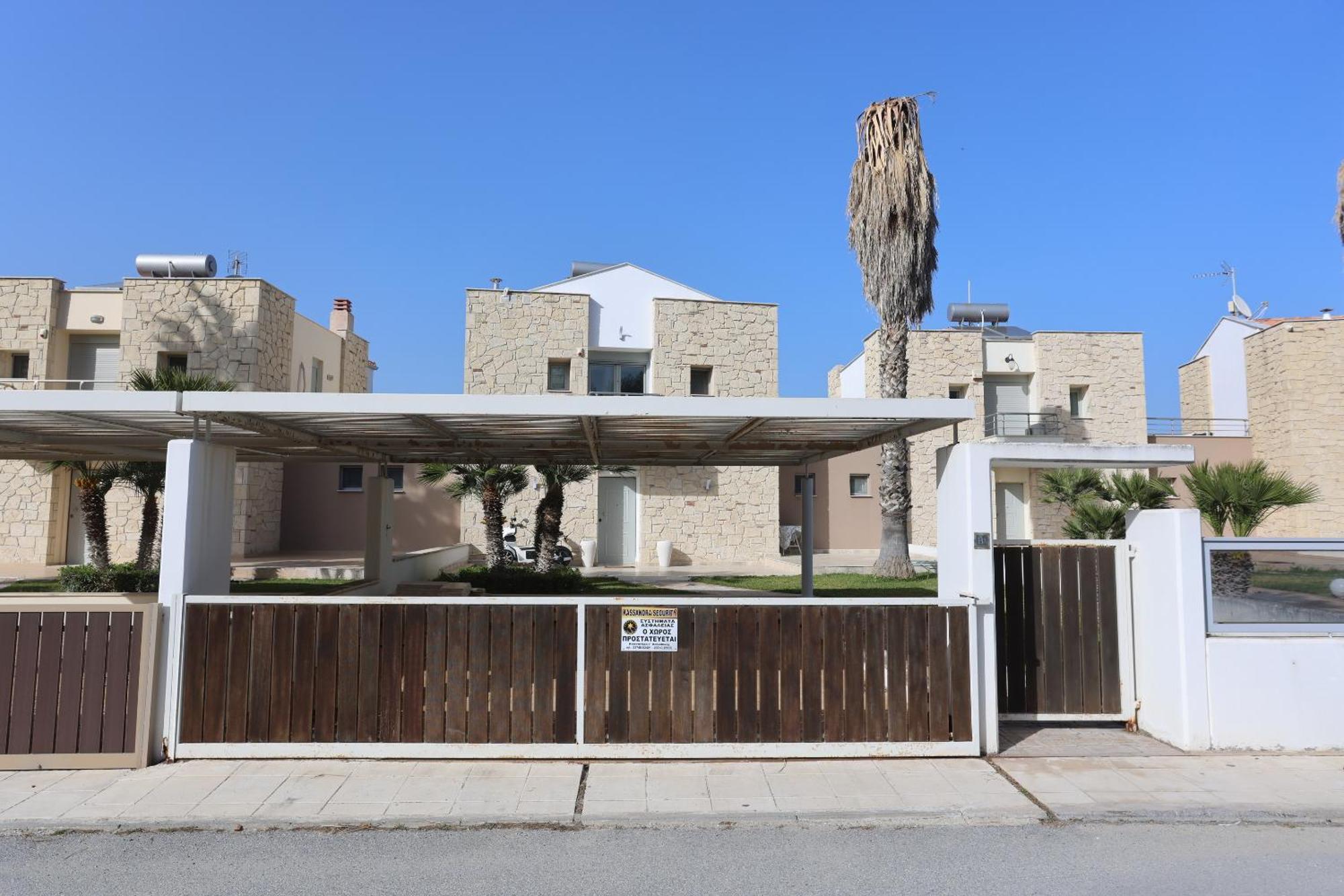 Alpha - Beachfront, Steps From Mamalouka And Blue Carpet Villa Pefkochori