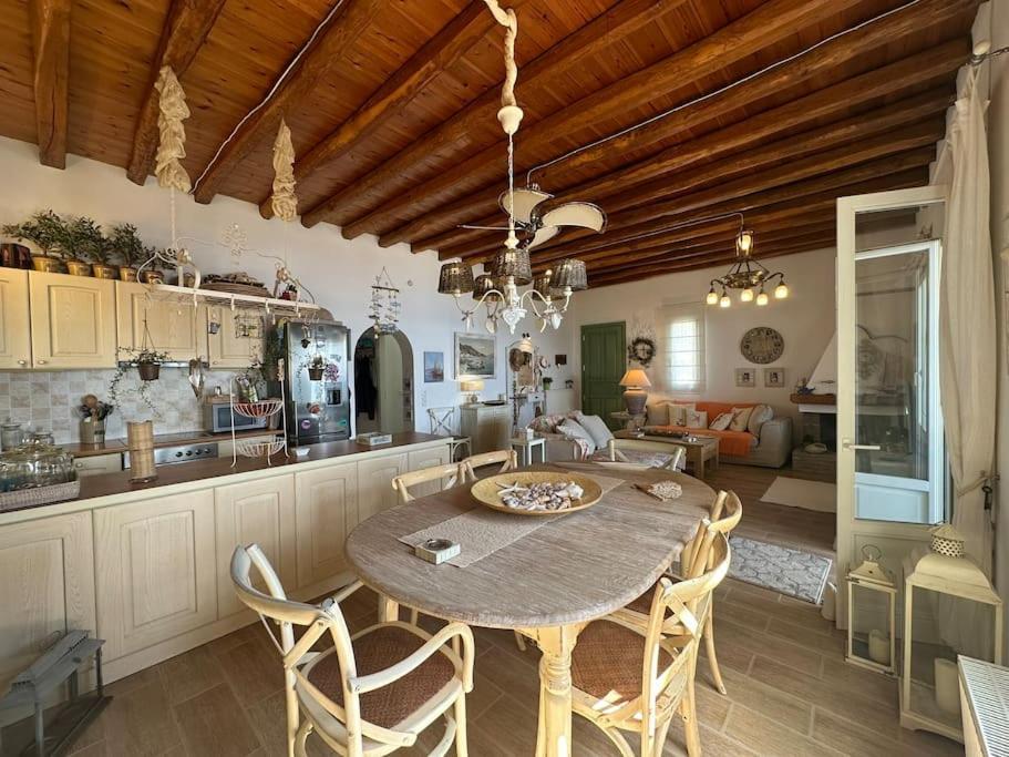 Beachfront House * Kipri (Andros)