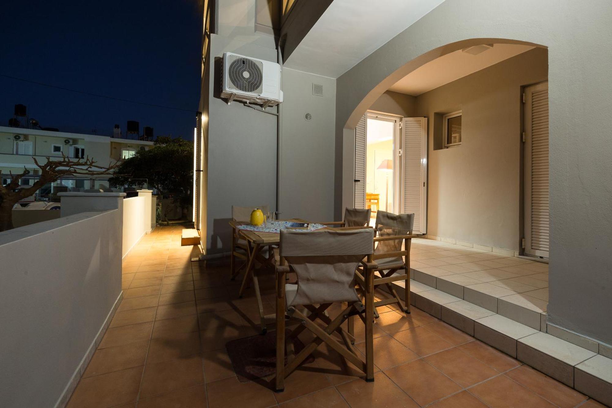 Apartment Zoe's Place - 1 Bd Beachfront Kissamos