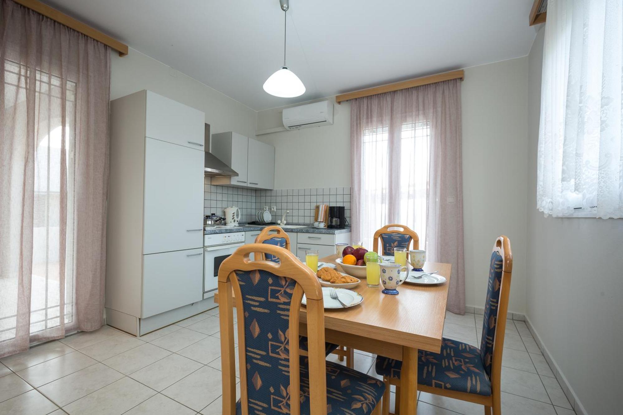 Apartment Zoe's Place - 1 Bd Beachfront Kissamos