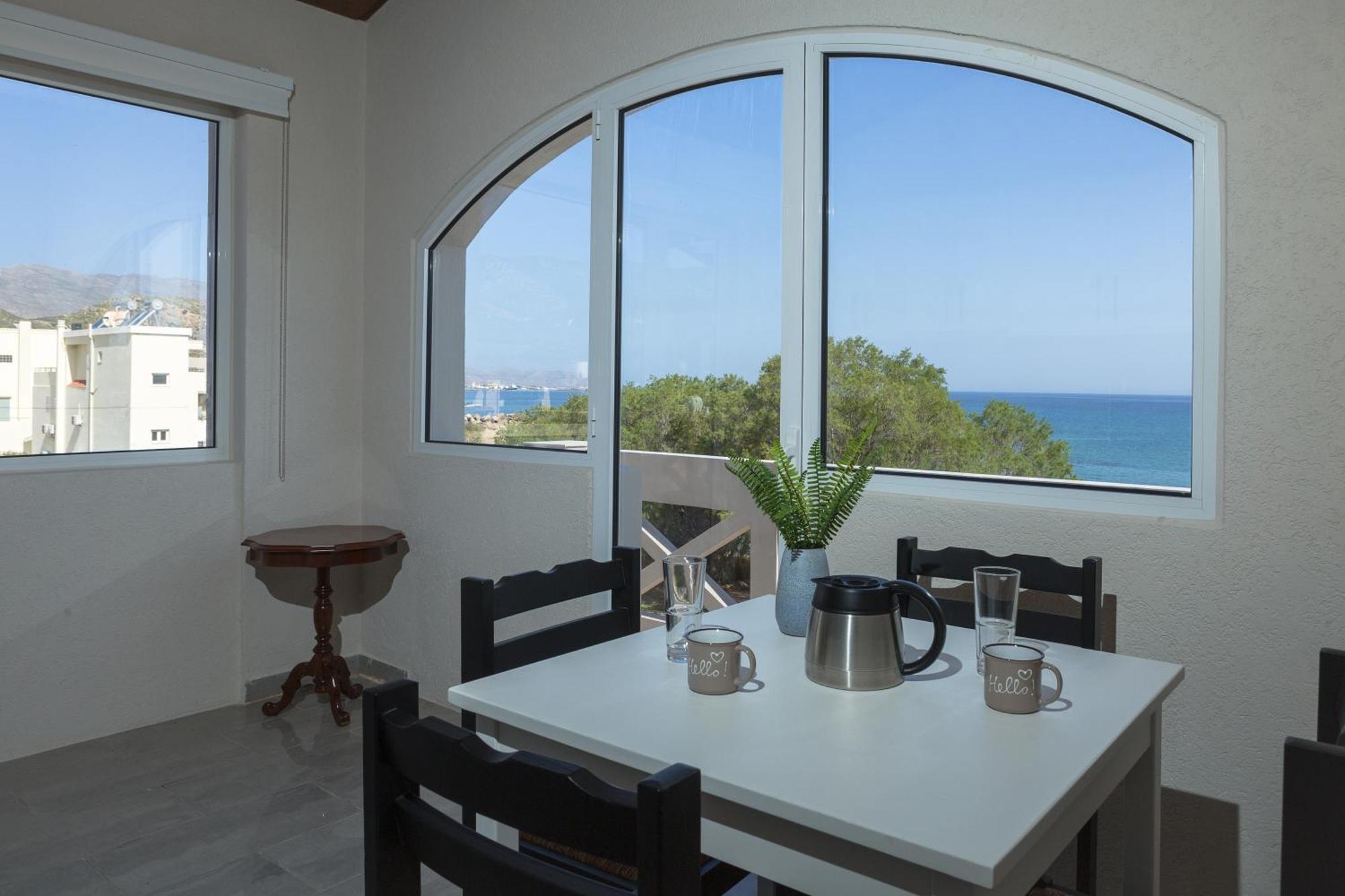 Zoe's Place - 1 Bd Loft Beachfront
