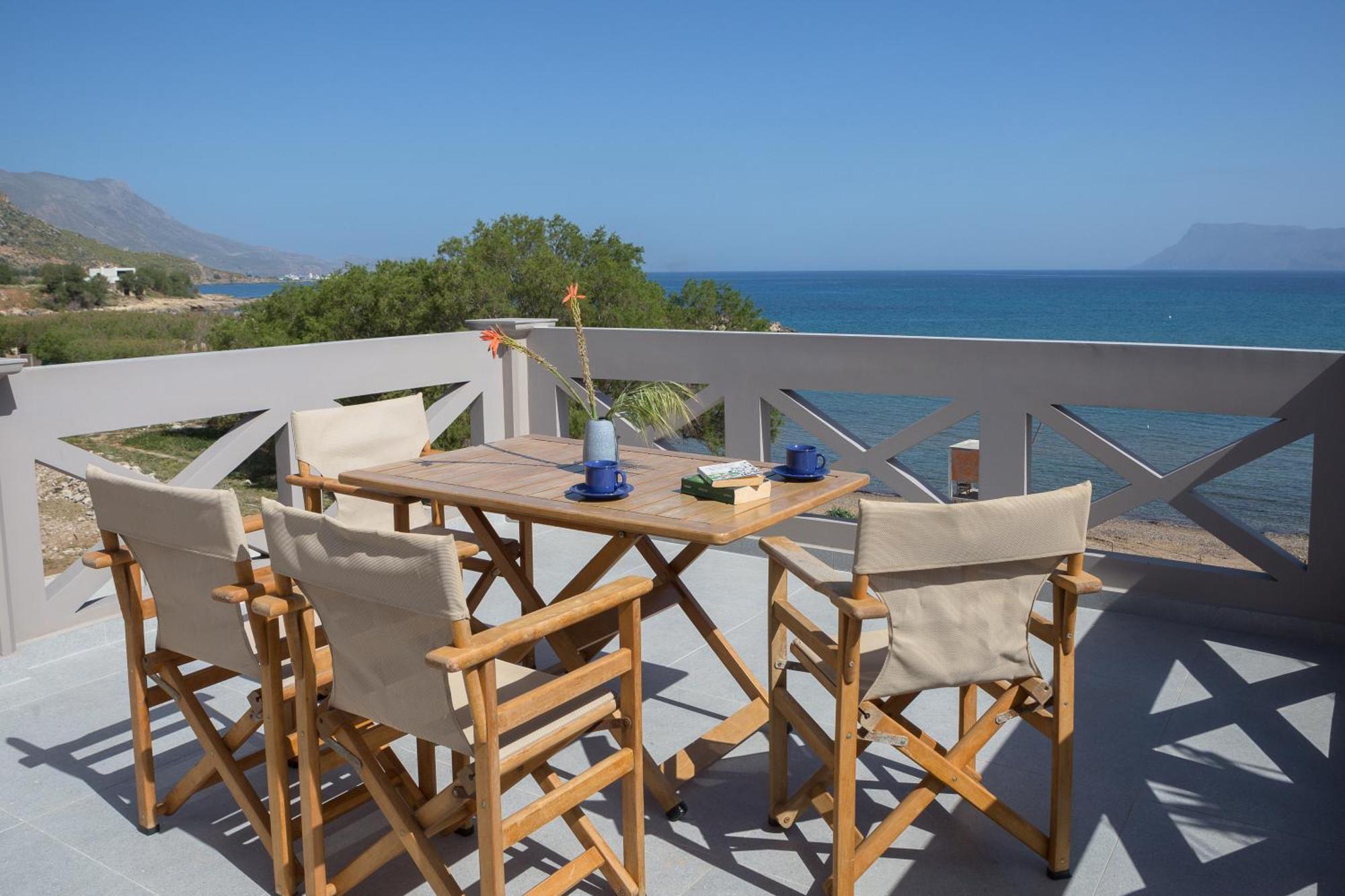 Apartment Zoe's Place - 1 Bd Loft Beachfront Kissamos