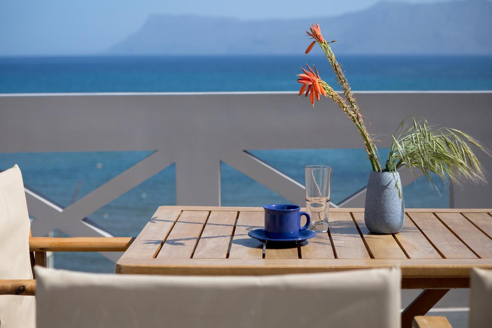 Zoe's Place - 1 Bd Loft Beachfront Kissamos