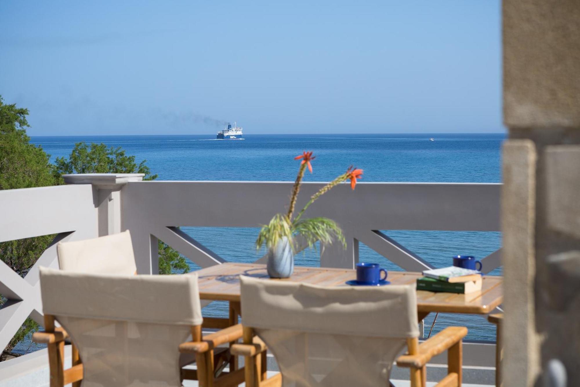 Apartment Zoe's Place - 1 Bd Loft Beachfront *