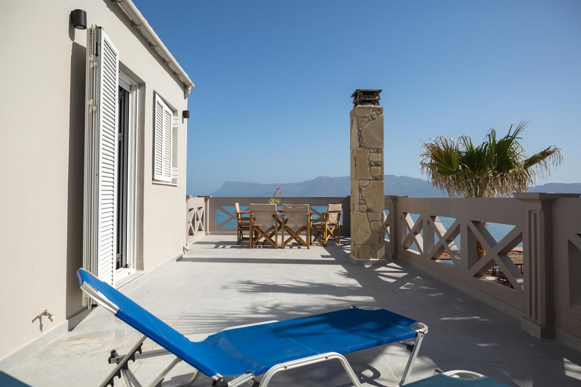 Zoe's Place - 1 Bd Loft Beachfront * Kissamos