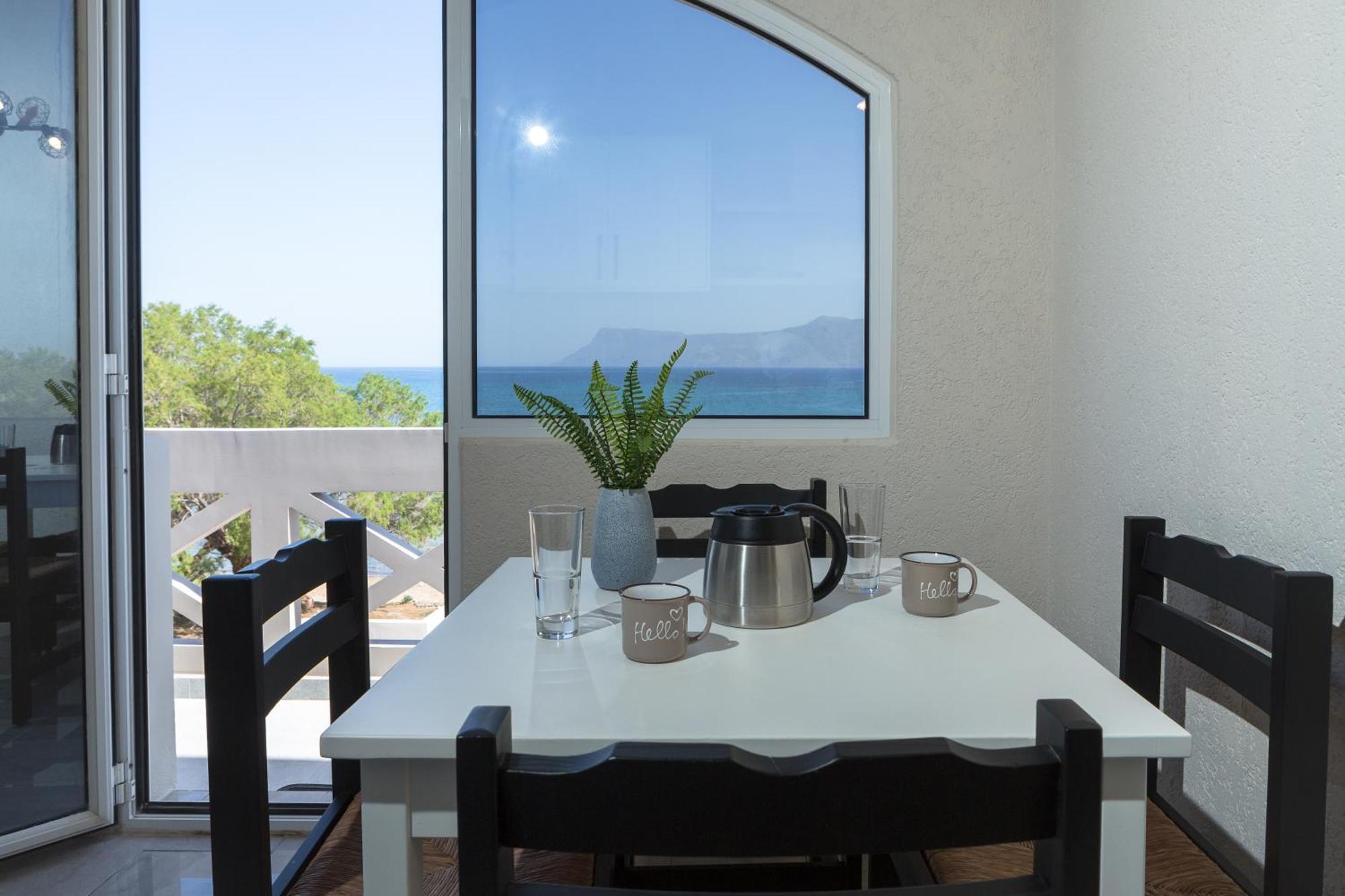 Apartment Zoe's Place - 1 Bd Loft Beachfront Kissamos
