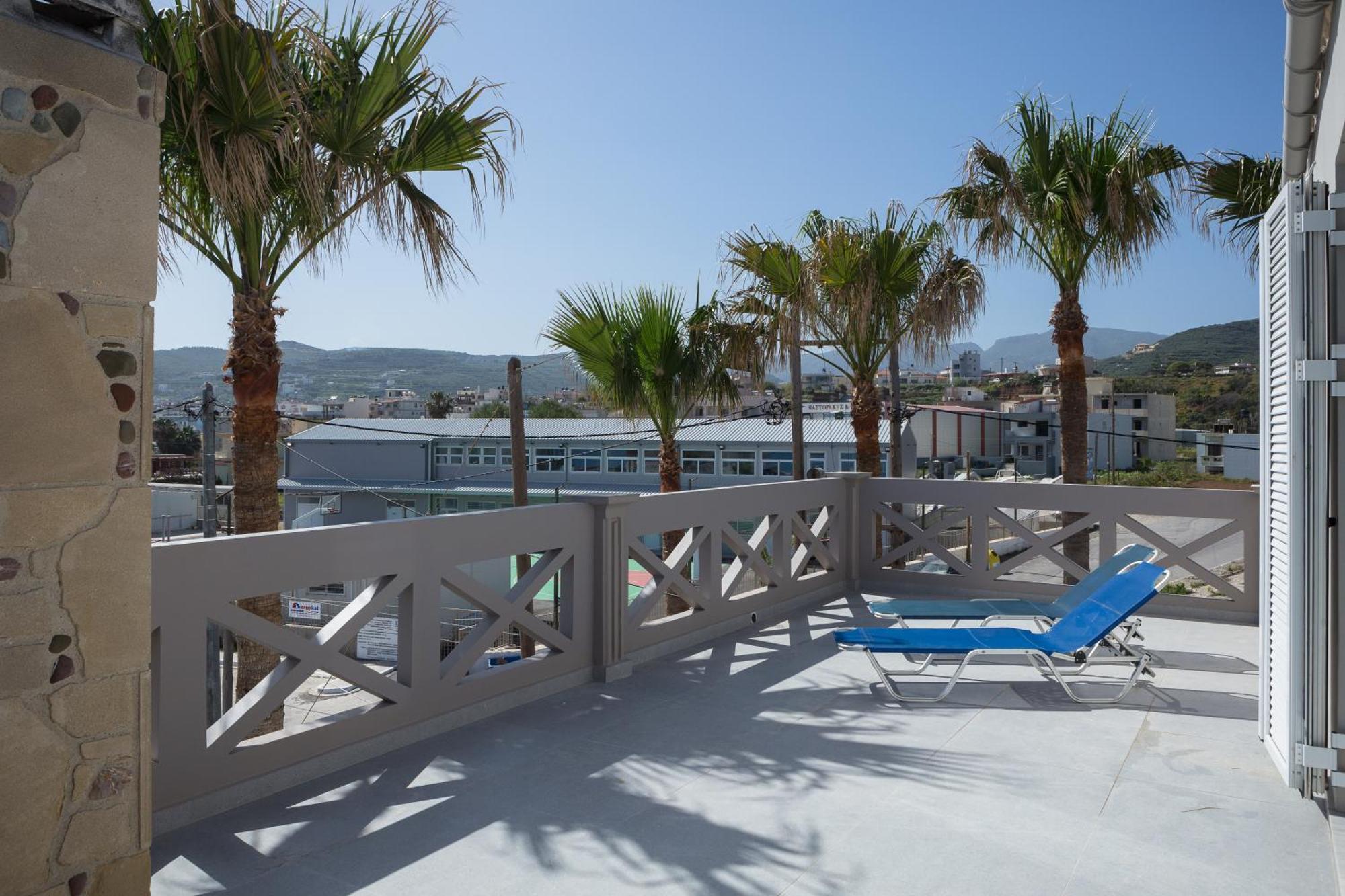 Zoe's Place - 1 Bd Loft Beachfront Apartment