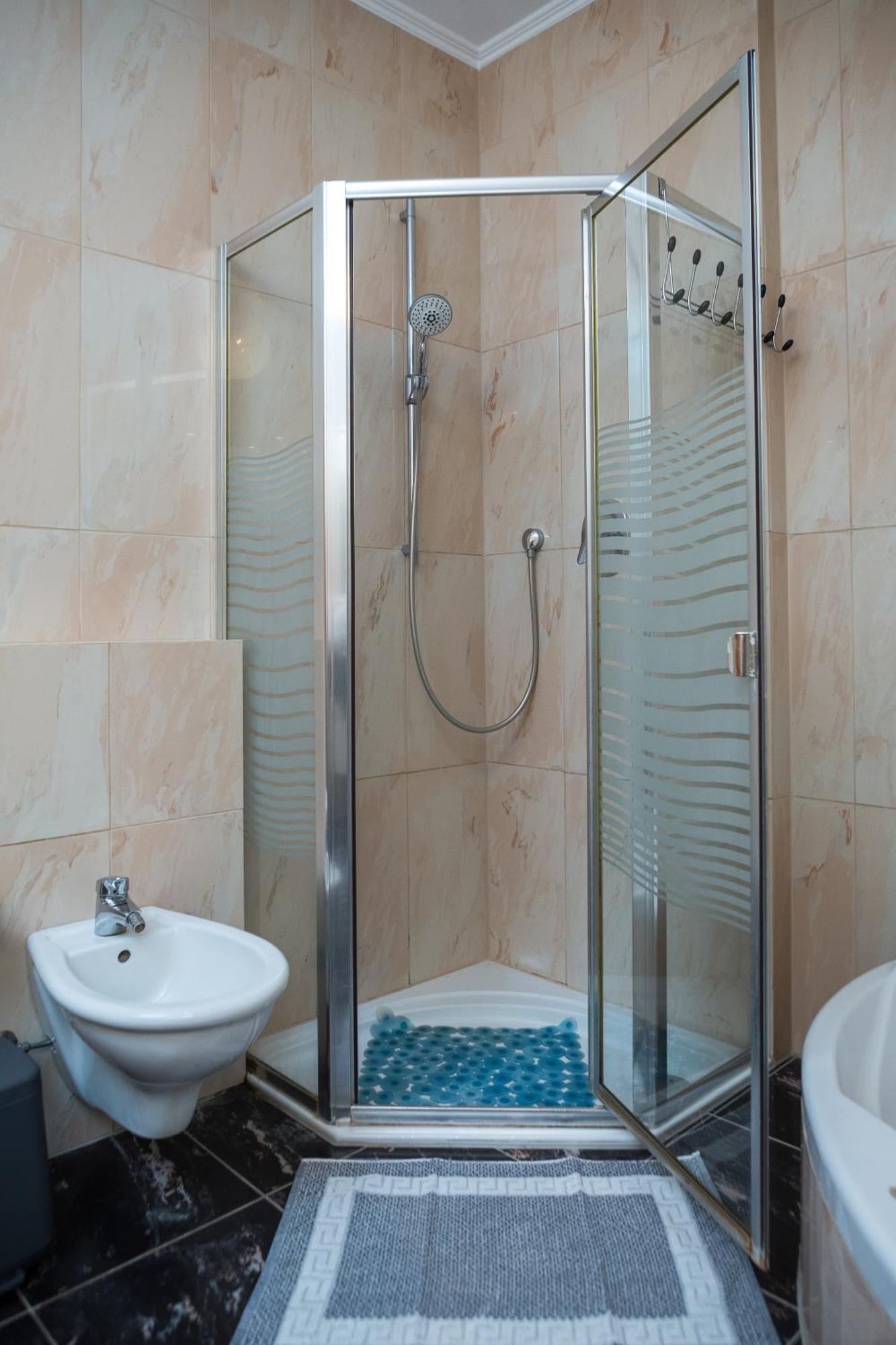Zoe's Place - 2 Bd Beachfront Kissamos