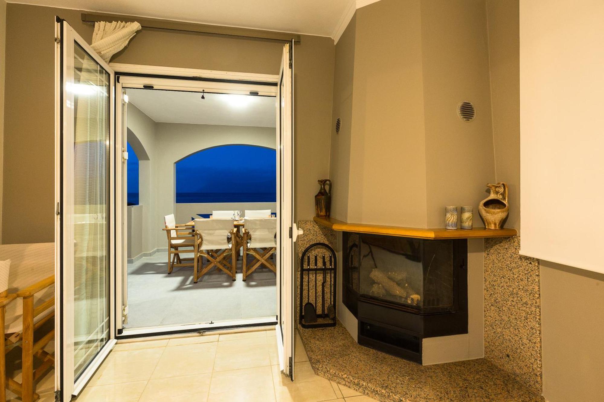 Apartment Zoe's Place - 2 Bd Beachfront Kissamos