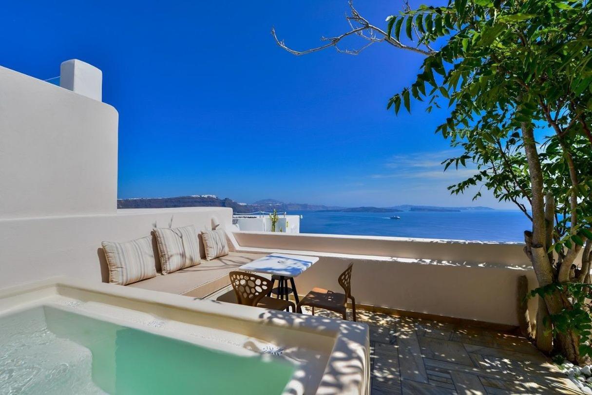 Magnificent Santorini | 3 Bedrooms | Royal | Beautiful Caldera View With 2 Outdoor Hot Tubs | Oia (Santorini)