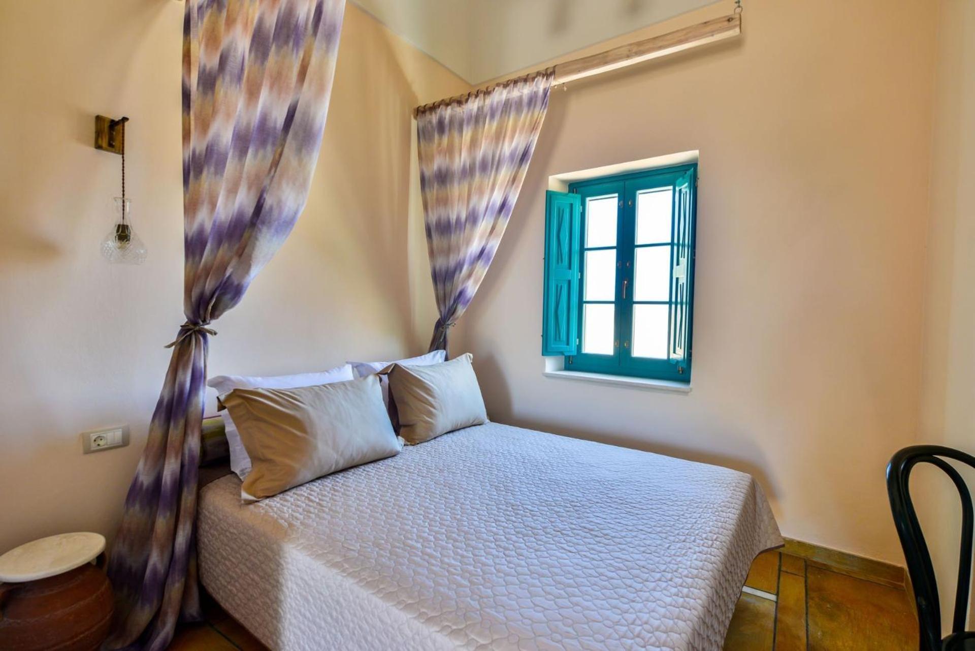 Magnificent Santorini | 3 Bedrooms | Royal | Beautiful Caldera View With 2 Outdoor Hot Tubs | Villa
