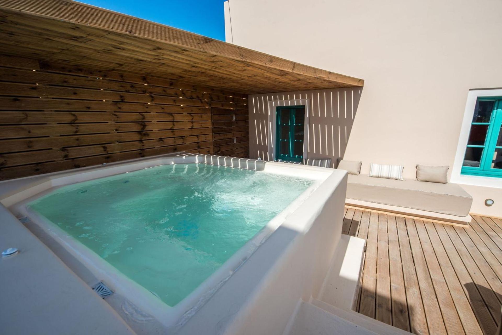Villa Magnificent Santorini | 3 Bedrooms | Royal | Beautiful Caldera View With 2 Outdoor Hot Tubs |