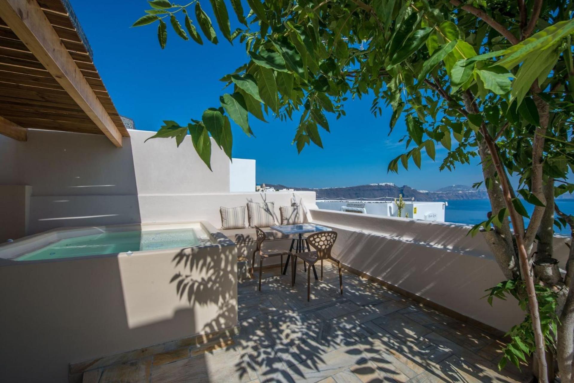 Magnificent Santorini | 3 Bedrooms | Royal | Beautiful Caldera View With 2 Outdoor Hot Tubs | Oia (Santorini)