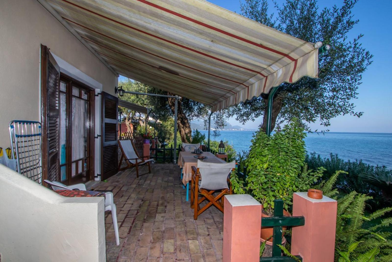Beachfront Romantica Place Apartment *