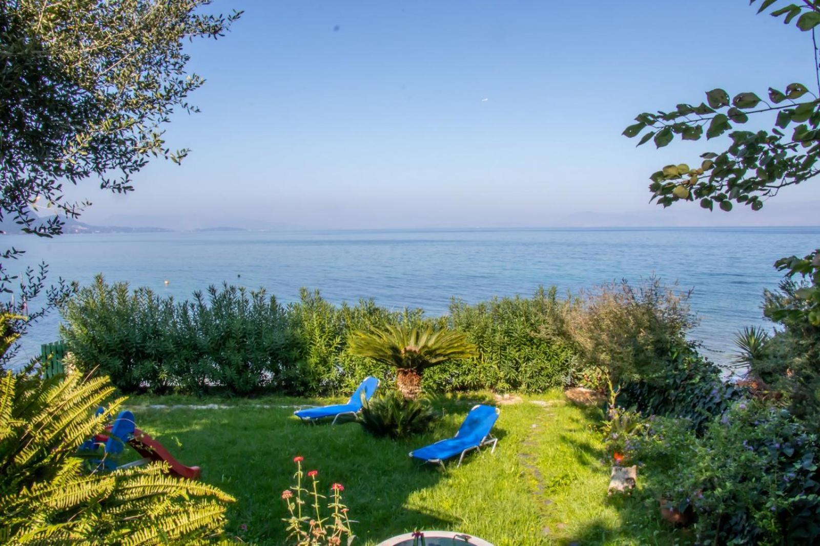 Beachfront Romantica Place Agia Pelagia Chlomou