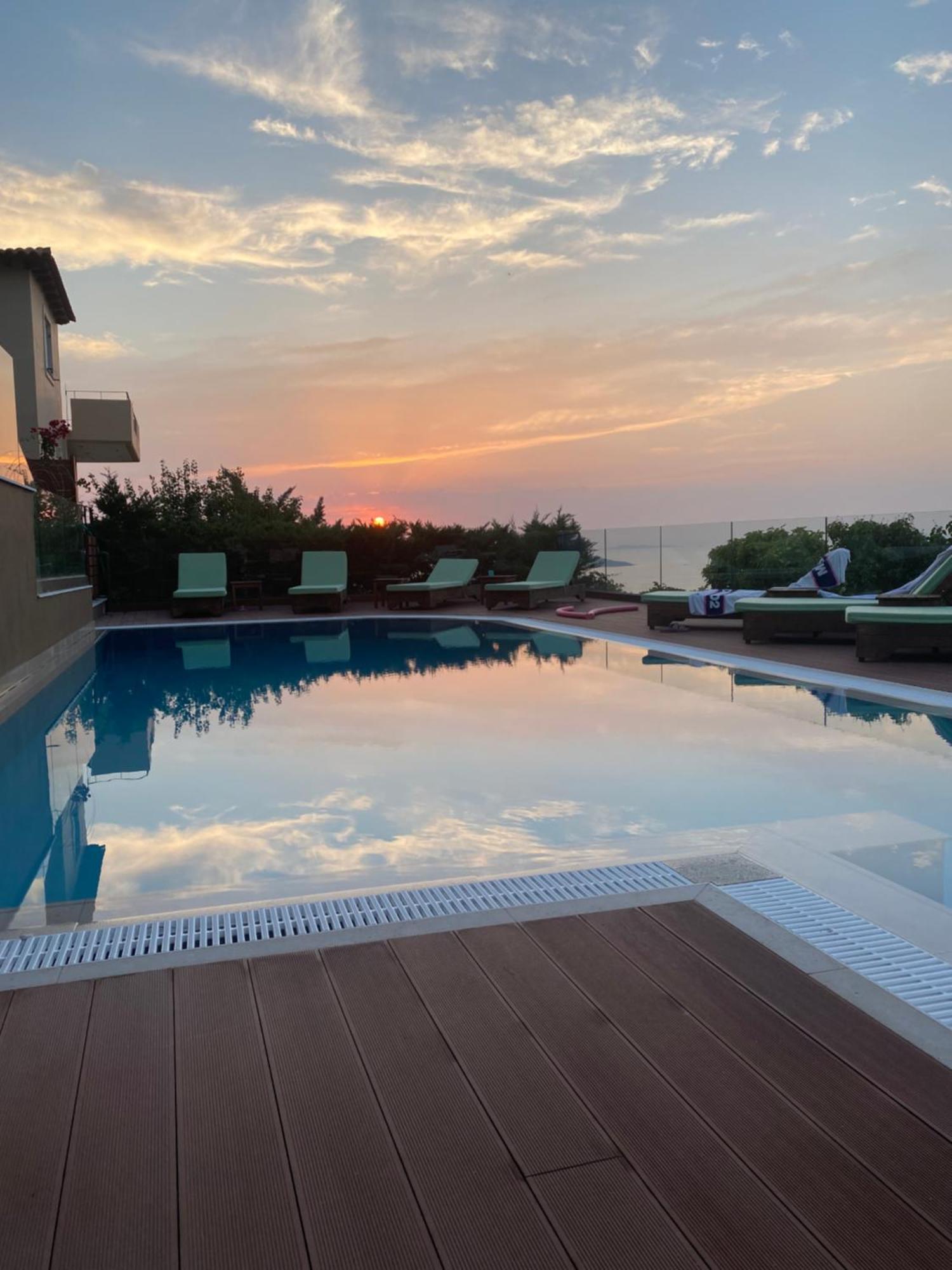 Sunset Dream Retreat *