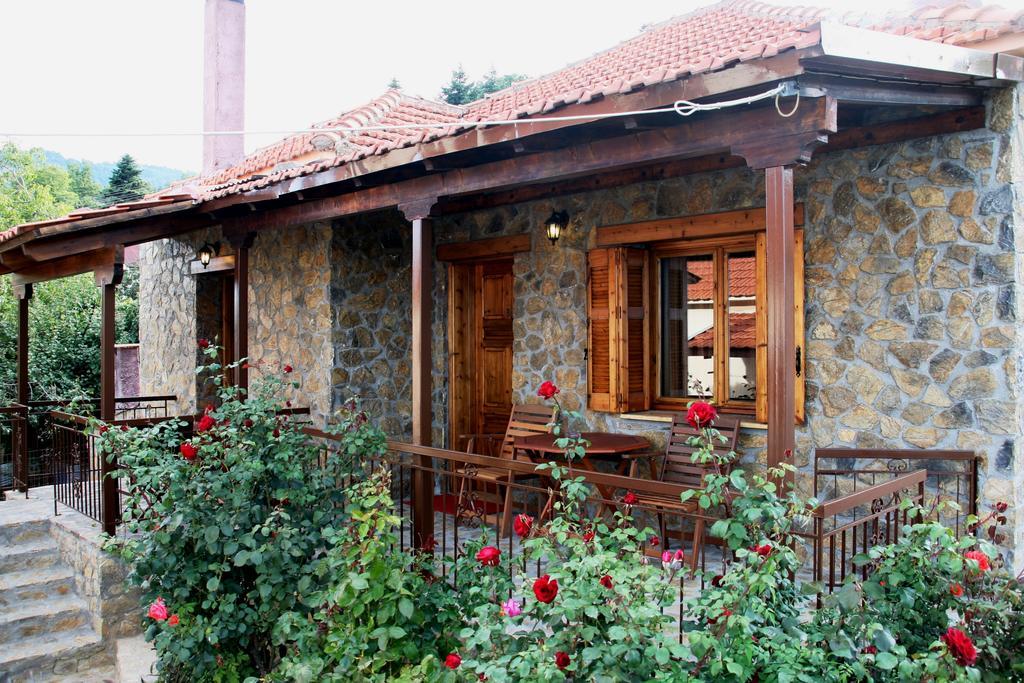 B K Guesthouse - Ξενώνας Β-Κ Ano Trikala
