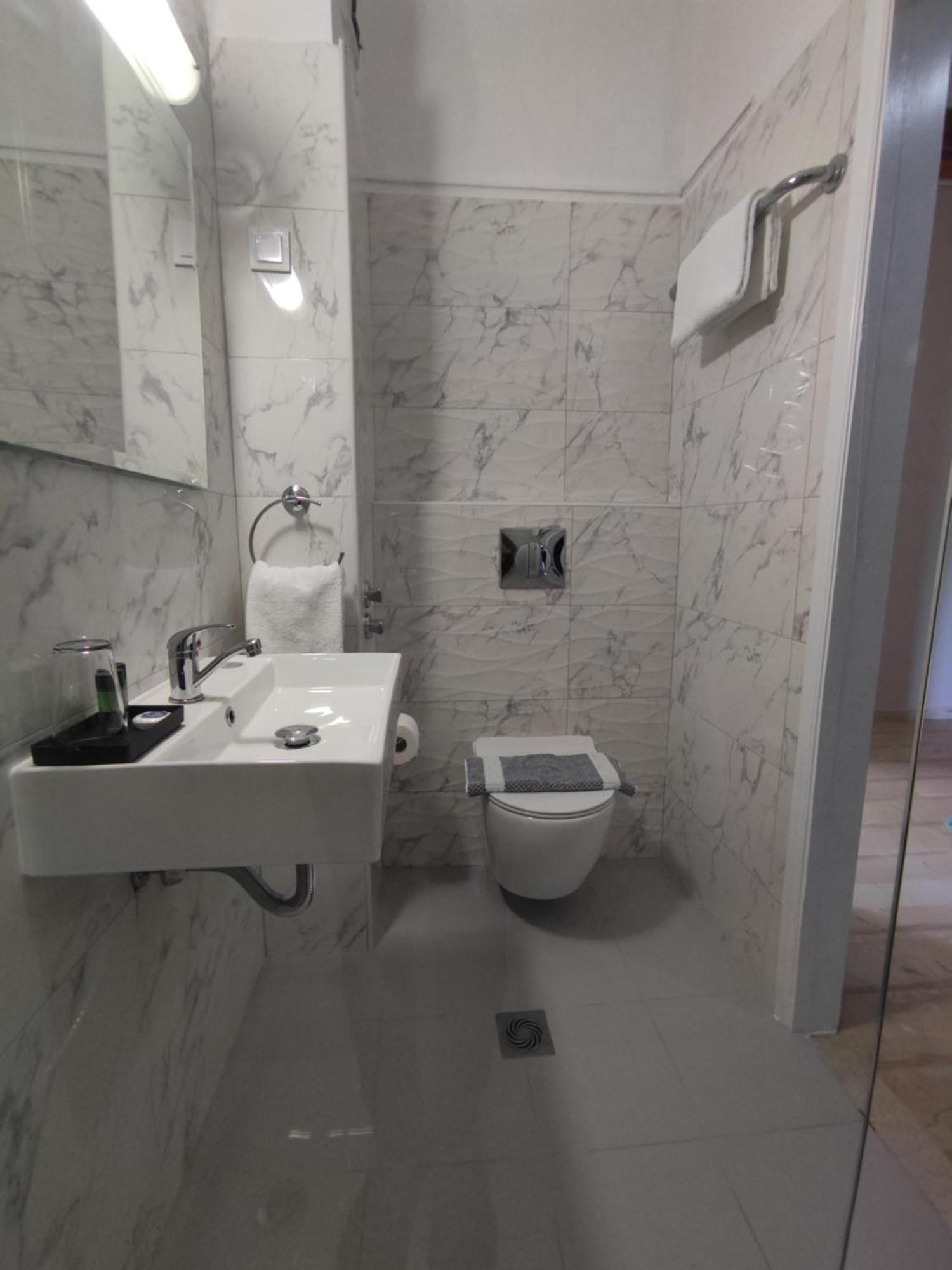 Hotel Tina Dassia (Corfu)