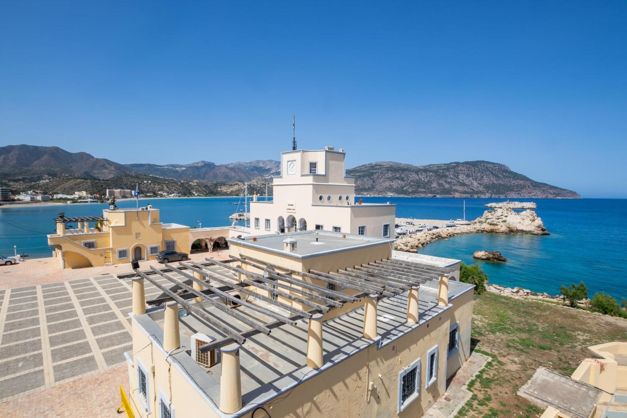 P I G A D I A B A Y Karpathos Town (Pigadia)
