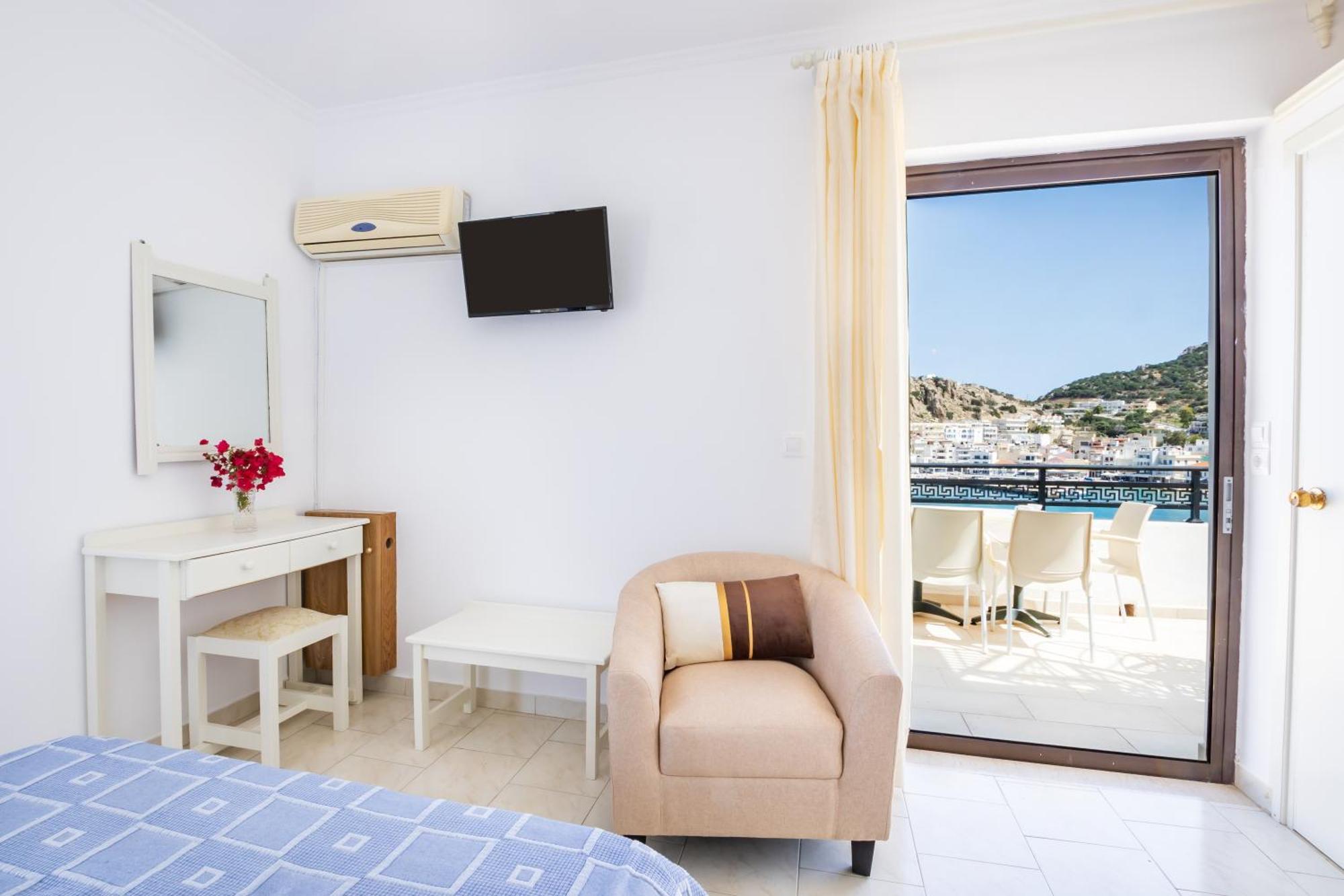P I G A D I A B A Y Aparthotel Karpathos Town (Pigadia)