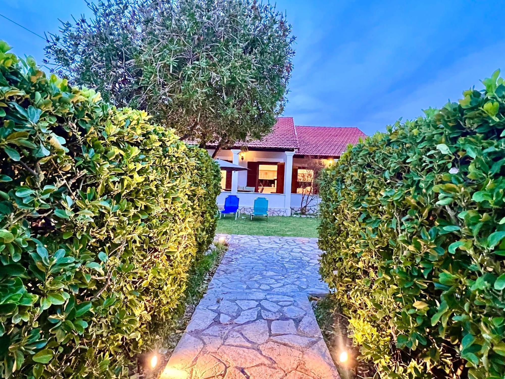 Apartment Beachfront Gardenmare By Dadovillas